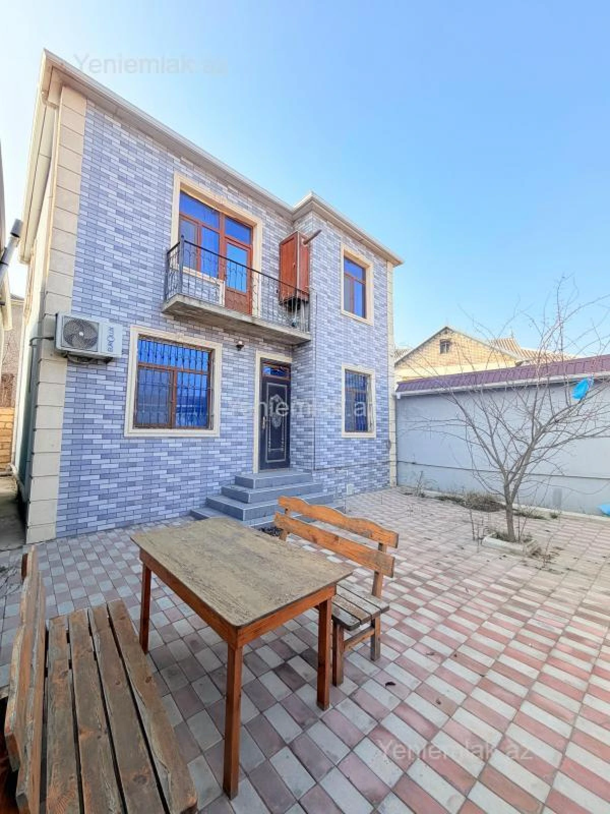 Satılır 4 otaqlı həyət evi 140 m²