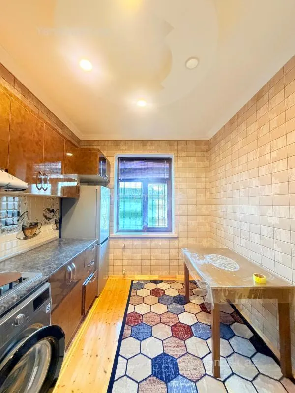 Satılır 4 otaqlı həyət evi 140 m²