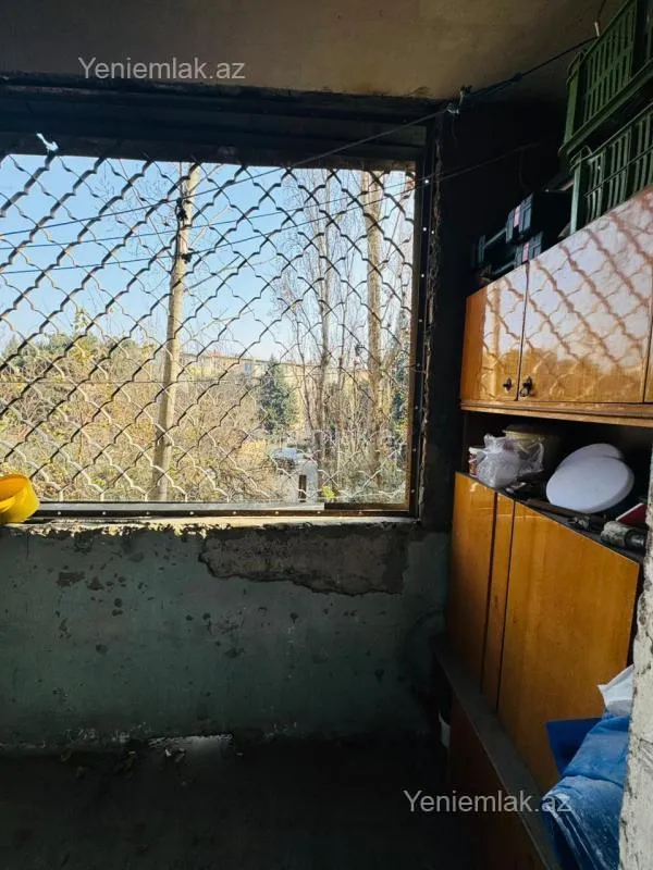 Satılır 3 otaqlı köhnə tikili 90 m²