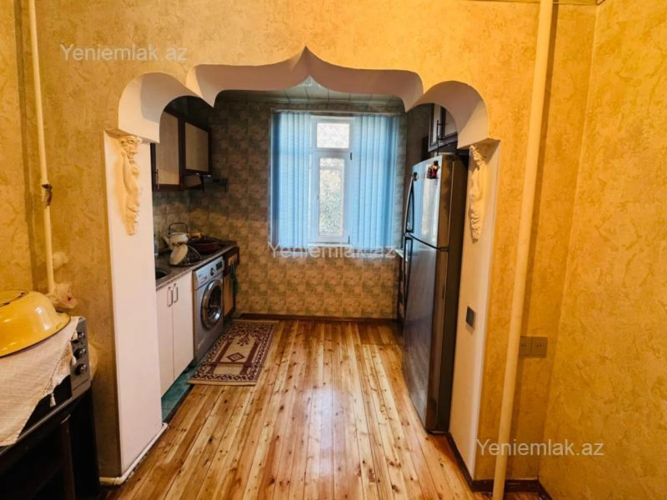 Satılır 3 otaqlı köhnə tikili 90 m²