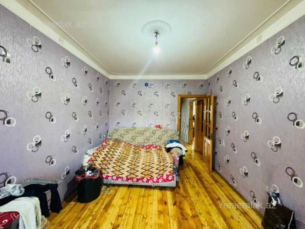 Satılır 3 otaqlı köhnə tikili 90 m²