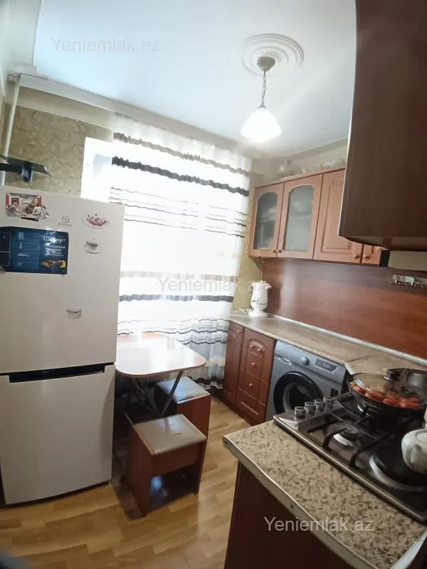 Satılır 3 otaqlı köhnə tikili 68 m²