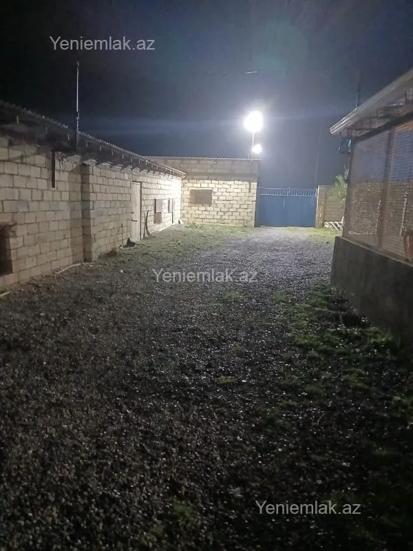 Satılır 3 otaqlı obyekt 2200 m²