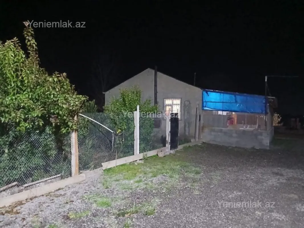 Satılır 3 otaqlı obyekt 2200 m²