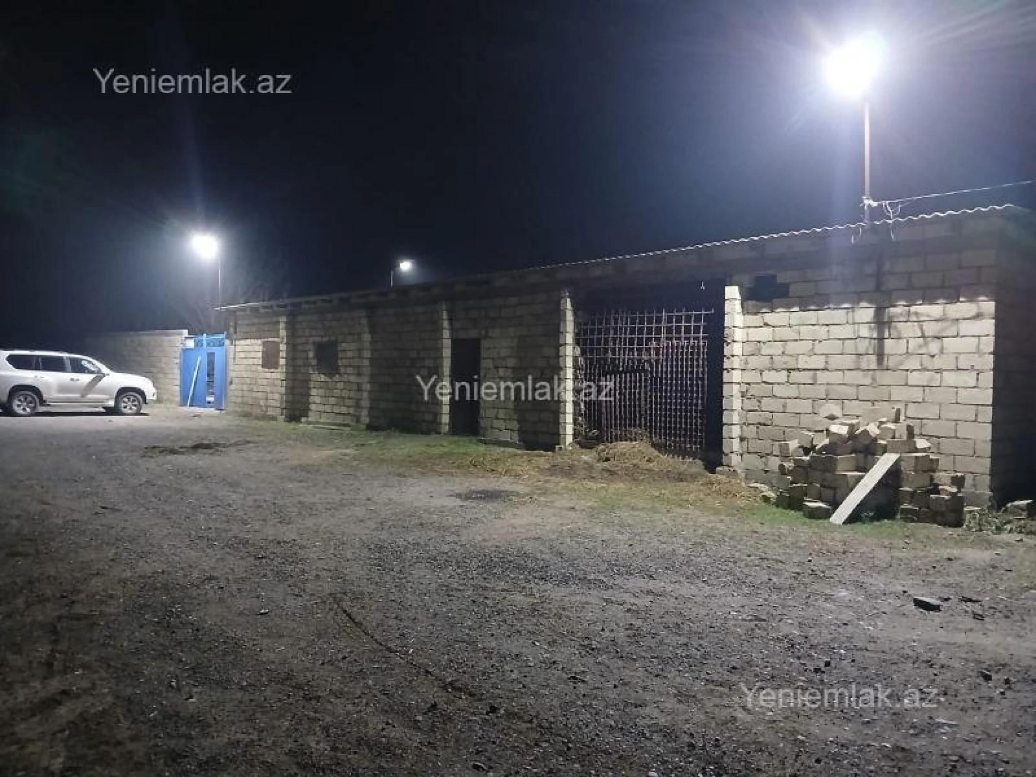 Satılır 3 otaqlı obyekt 2200 m²