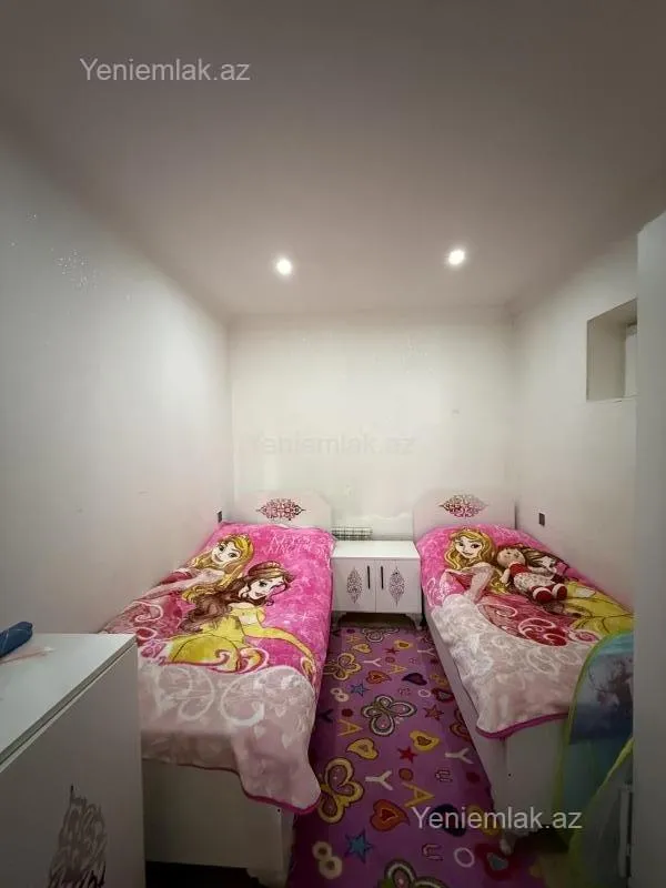 Satılır 4 otaqlı həyət evi 200 m²