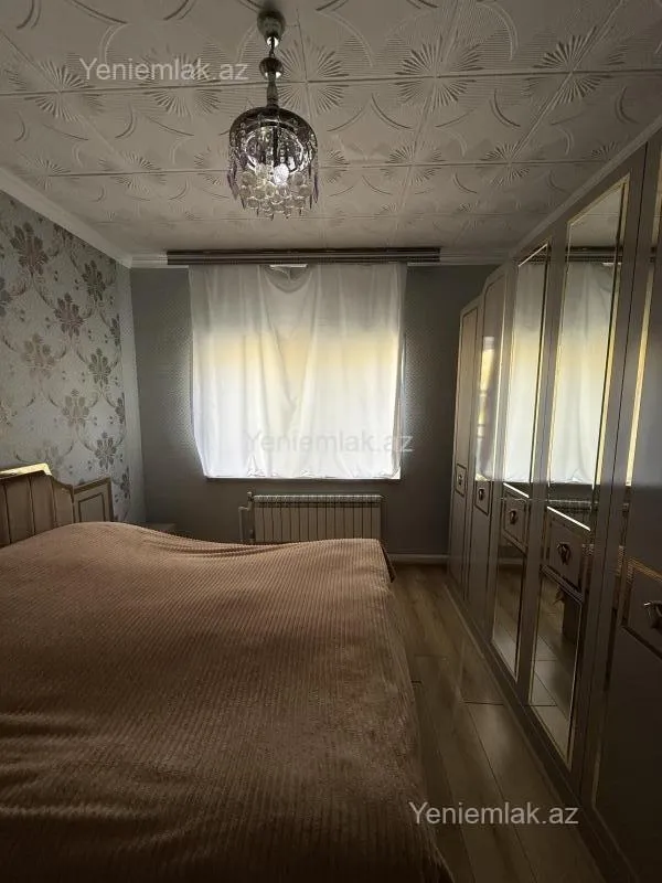 Satılır 4 otaqlı həyət evi 200 m²