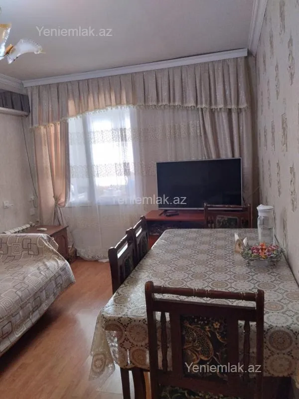 Satılır 2 otaqlı köhnə tikili 40 m²