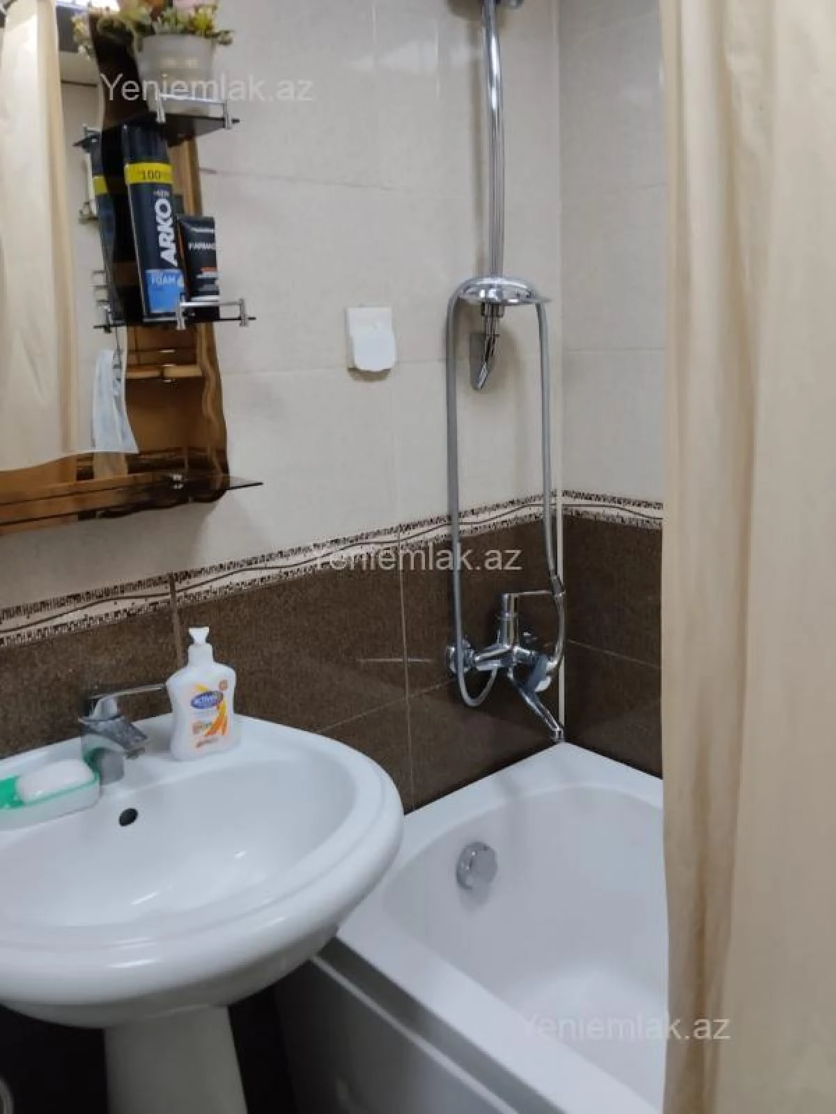 Satılır 2 otaqlı köhnə tikili 40 m²