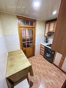 Satılır 2 otaqlı köhnə tikili 62 m²
