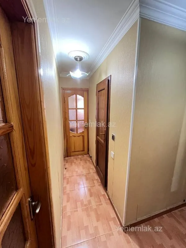 Satılır 2 otaqlı köhnə tikili 62 m²