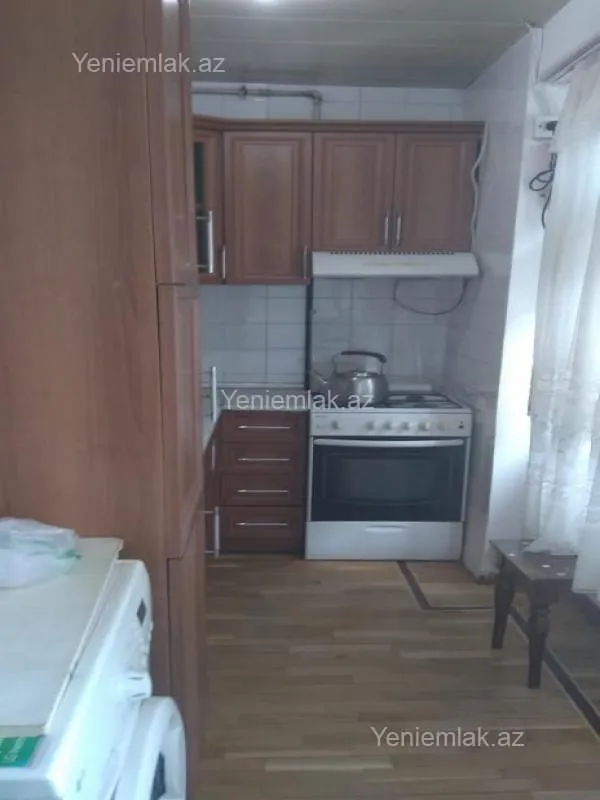 Satılır 3 otaqlı köhnə tikili 75 m²