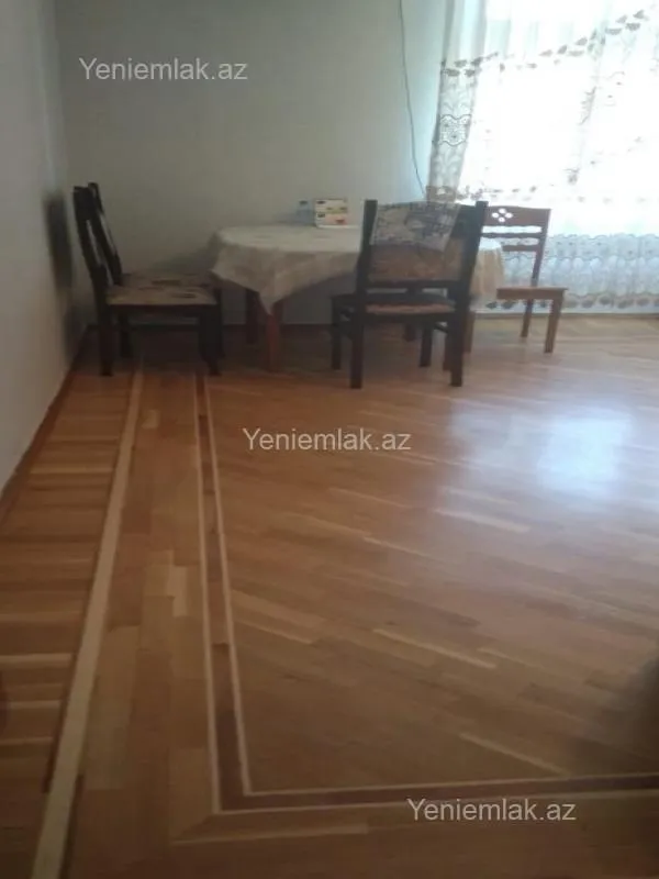 Satılır 3 otaqlı köhnə tikili 75 m²