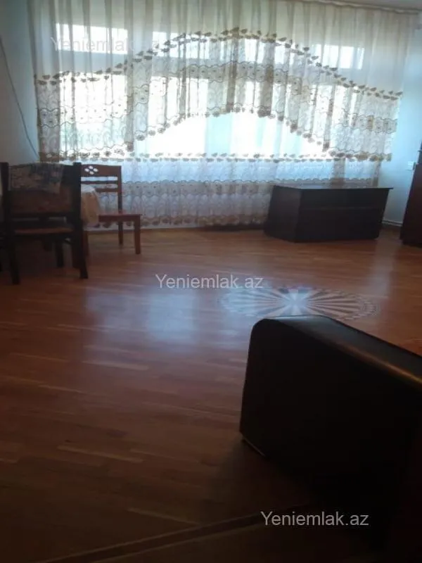 Satılır 3 otaqlı köhnə tikili 75 m²