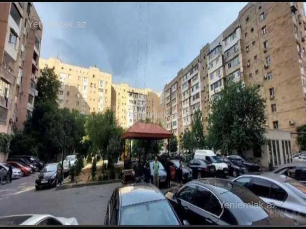 Satılır 3 otaqlı köhnə tikili 75 m²