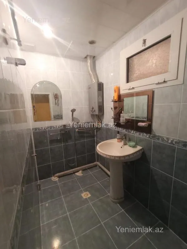 Satılır 3 otaqlı köhnə tikili 80 m²