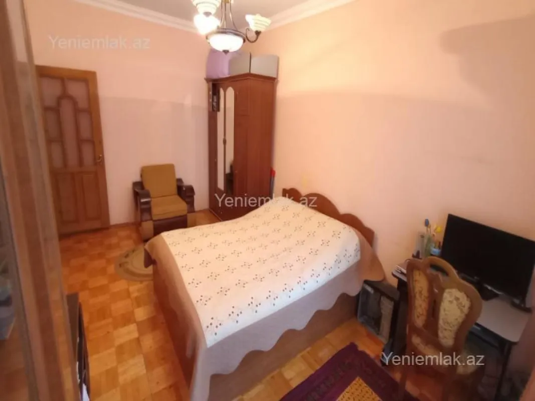 Satılır 3 otaqlı köhnə tikili 80 m²