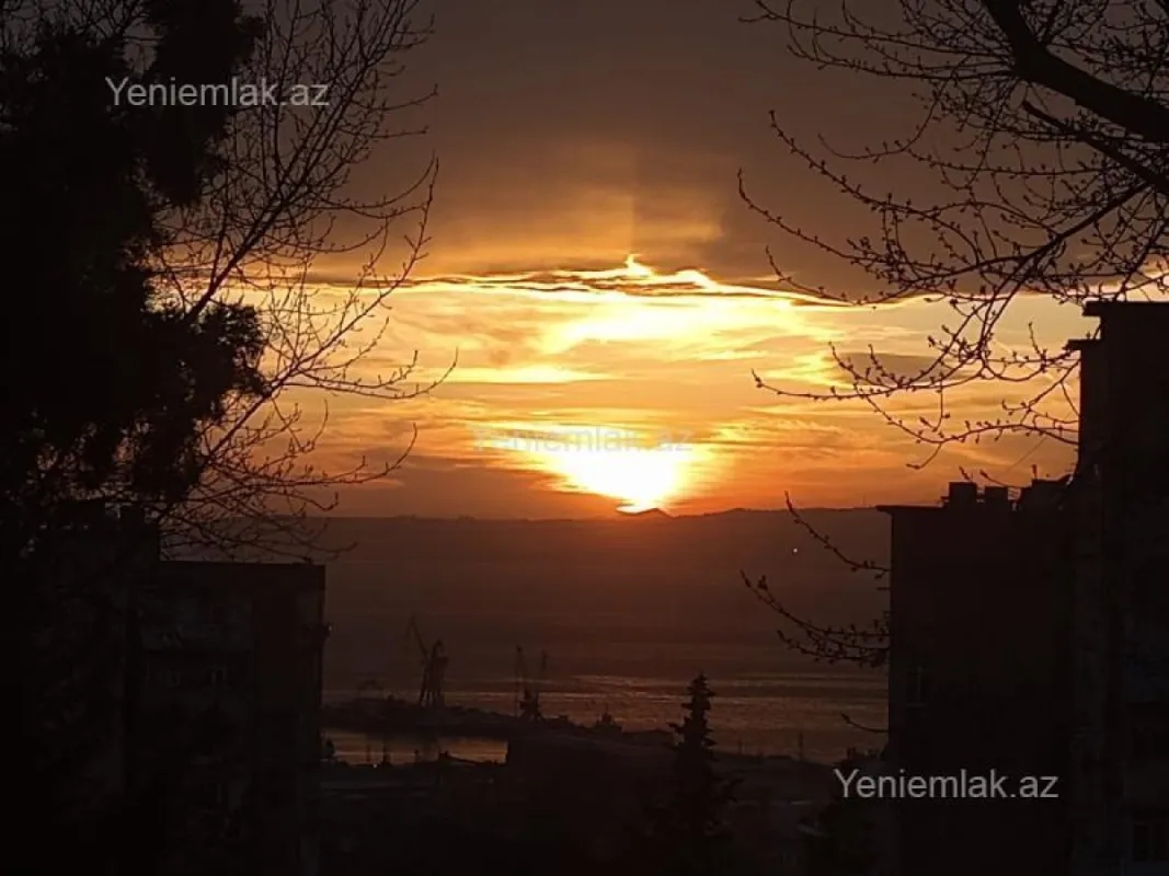 Satılır 3 otaqlı köhnə tikili 80 m²