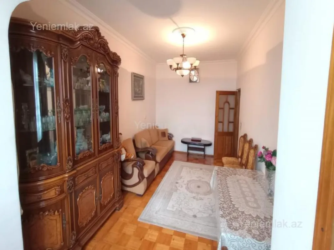 Satılır 3 otaqlı köhnə tikili 80 m²