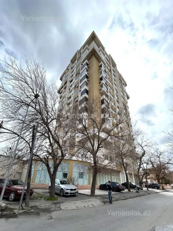 Satılır 3 otaqlı yeni tikili 140 m²