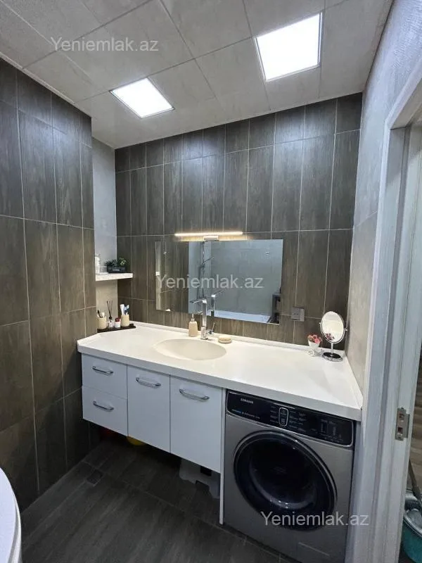 Satılır 3 otaqlı yeni tikili 140 m²