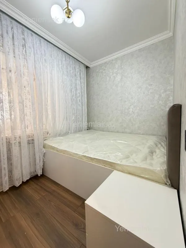 Satılır 2 otaqlı köhnə tikili 42 m²