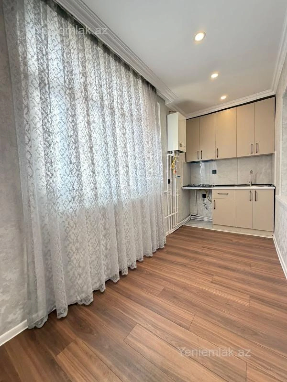 Satılır 2 otaqlı köhnə tikili 42 m²