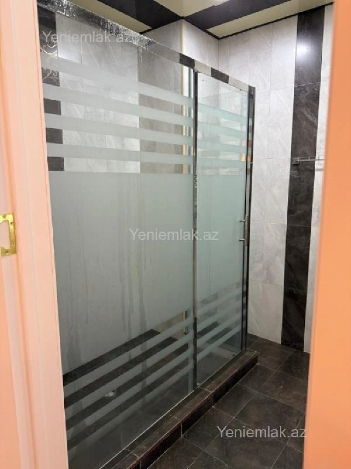 Satılır 3 otaqlı yeni tikili 140 m²