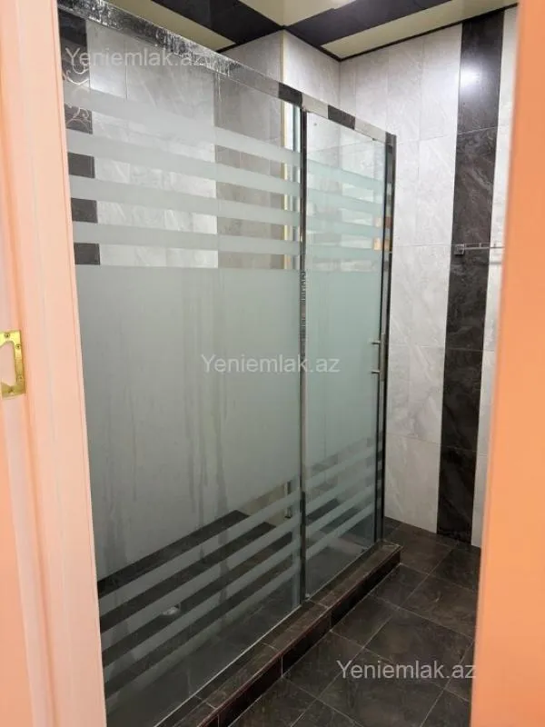 Satılır 3 otaqlı yeni tikili 140 m²