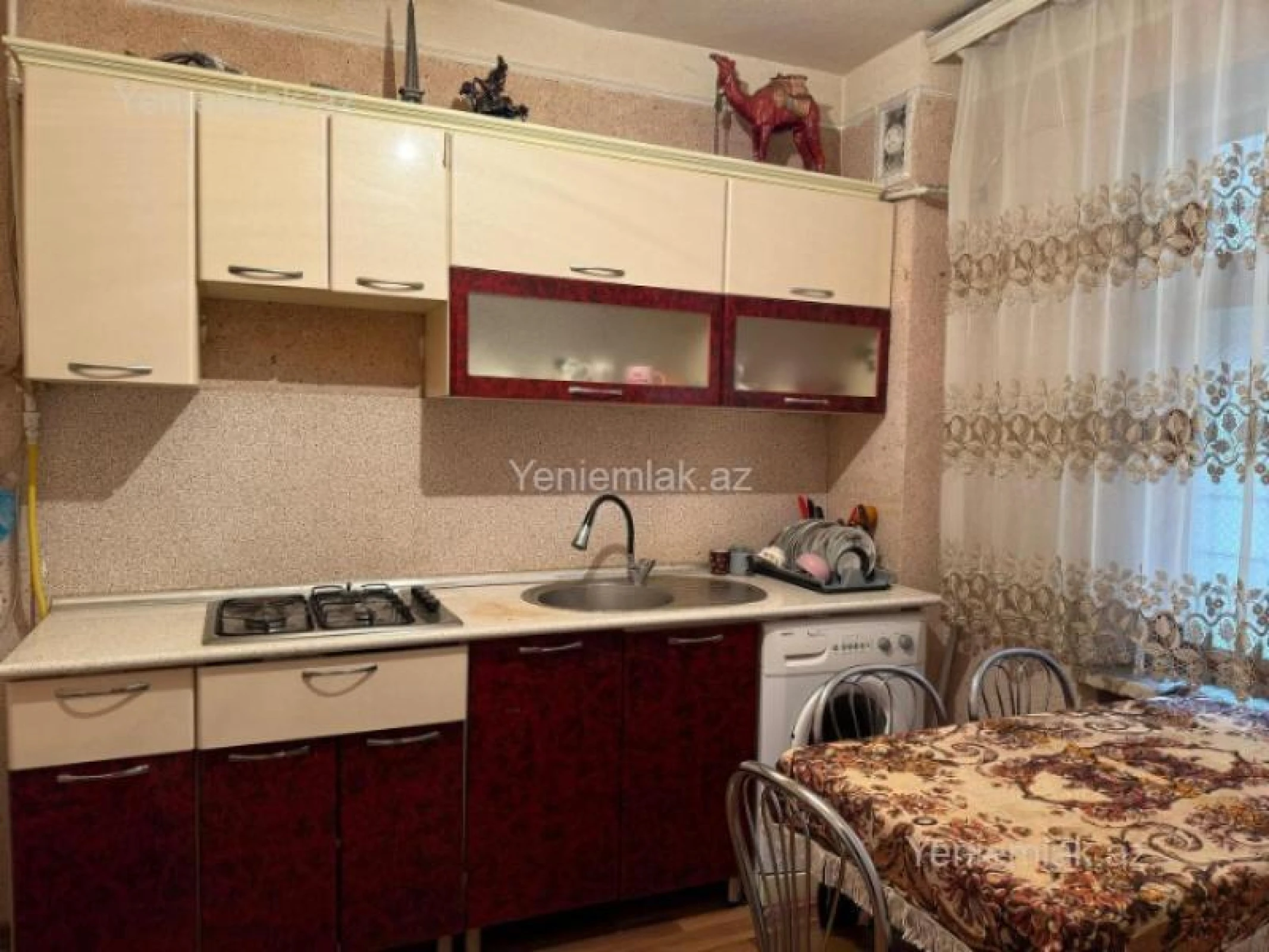 Satılır 3 otaqlı köhnə tikili 85 m²