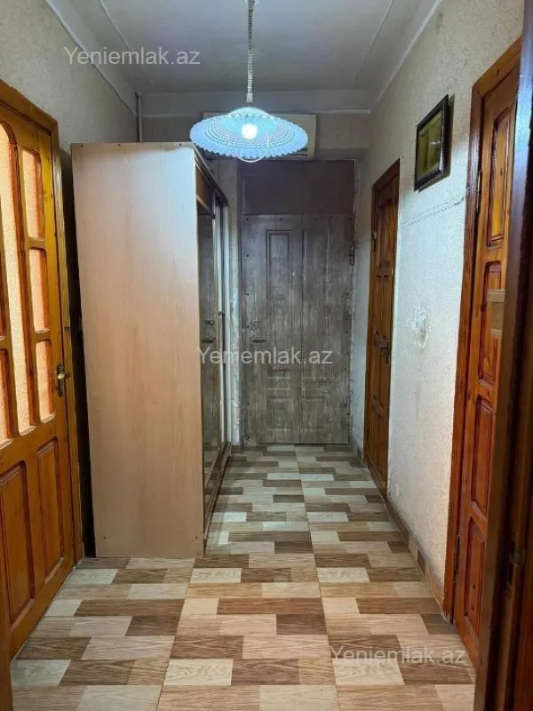 Satılır 3 otaqlı köhnə tikili 85 m²