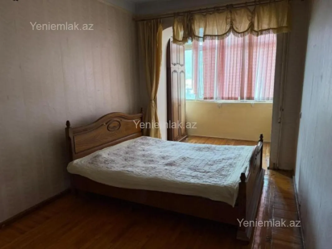 Satılır 3 otaqlı köhnə tikili 85 m²