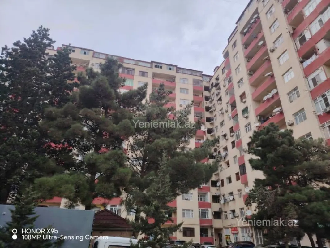 Satılır 3 otaqlı yeni tikili 128.5 m²