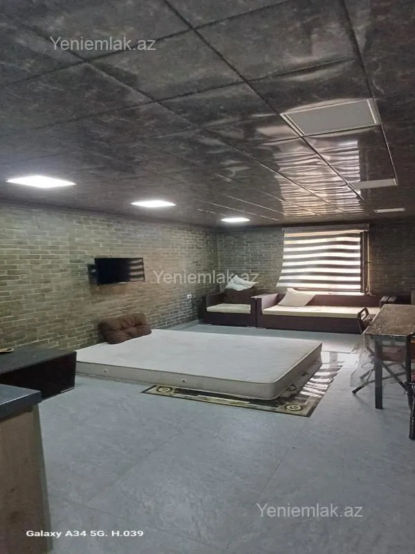 Satılır 6 otaqlı həyət evi 450 m²