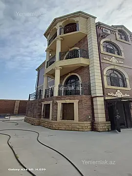 Satılır 6 otaqlı həyət evi 450 m²