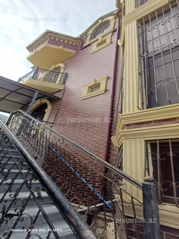 Satılır 6 otaqlı həyət evi 450 m²