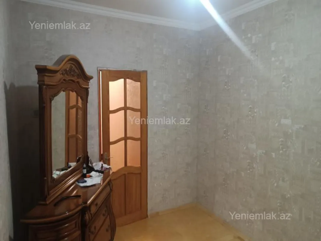 Satılır 2 otaqlı köhnə tikili 60 m²