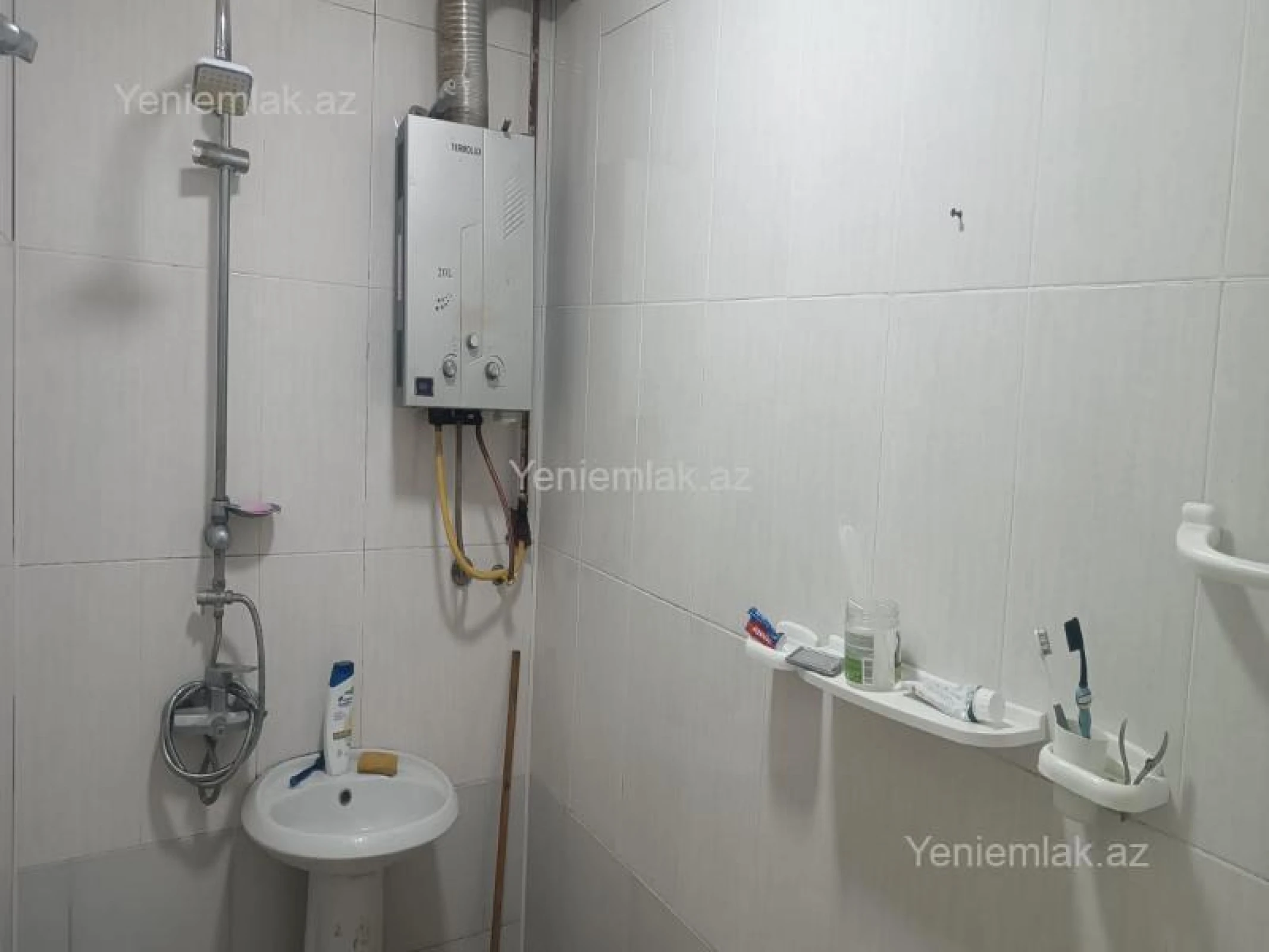 Satılır 2 otaqlı köhnə tikili 60 m²
