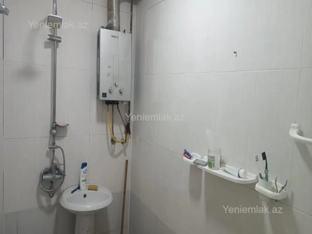 Satılır 2 otaqlı köhnə tikili 60 m²