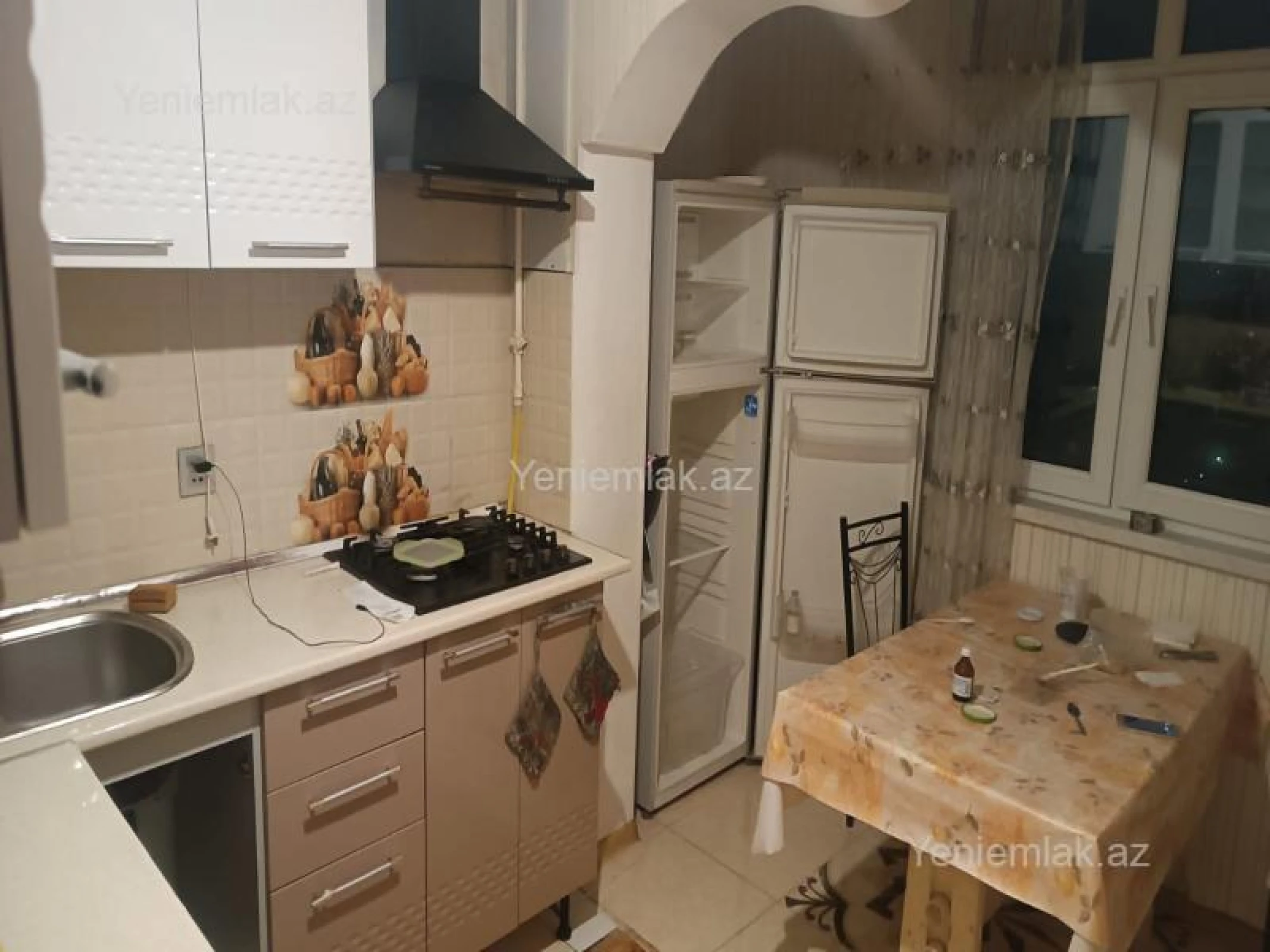 Satılır 2 otaqlı köhnə tikili 60 m²
