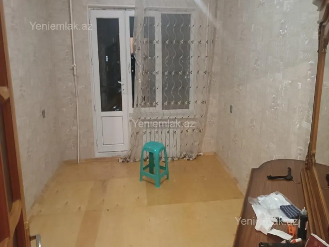Satılır 2 otaqlı köhnə tikili 60 m²