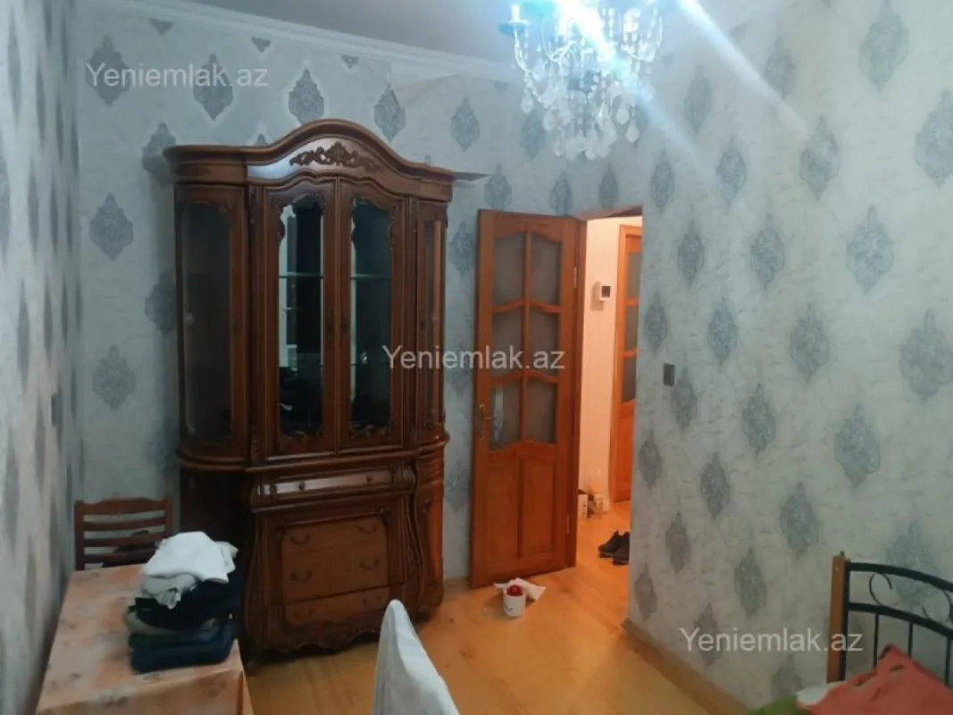 Satılır 2 otaqlı köhnə tikili 60 m²