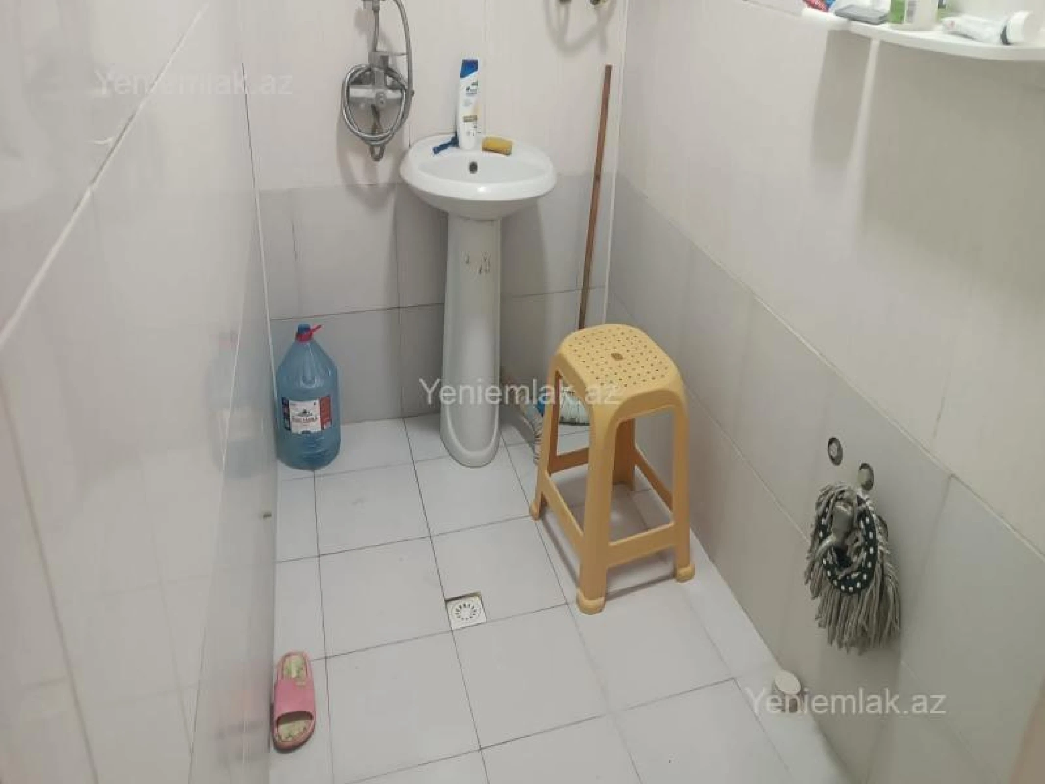Satılır 2 otaqlı köhnə tikili 60 m²
