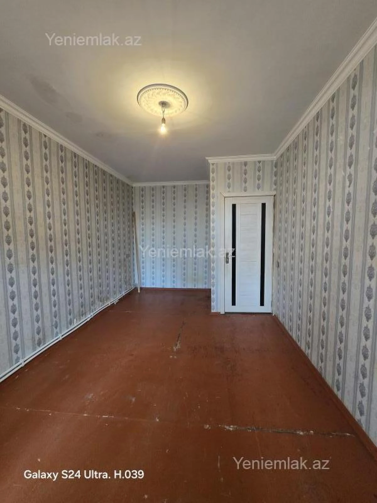Satılır 2 otaqlı köhnə tikili 55 m²