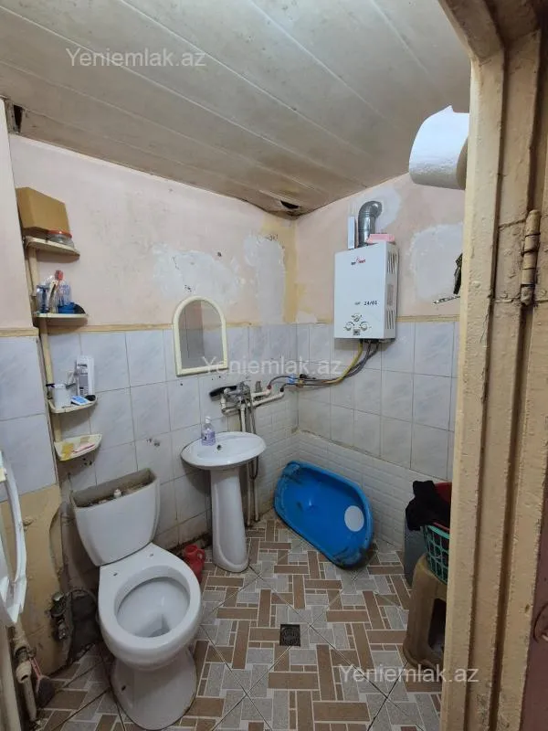 Satılır 1 otaqlı köhnə tikili 38 m²