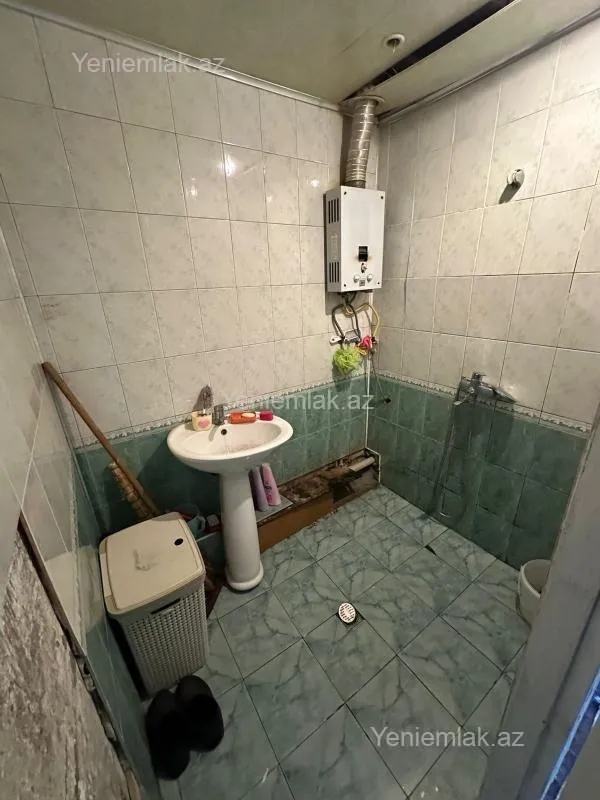Satılır 3 otaqlı köhnə tikili 90 m²