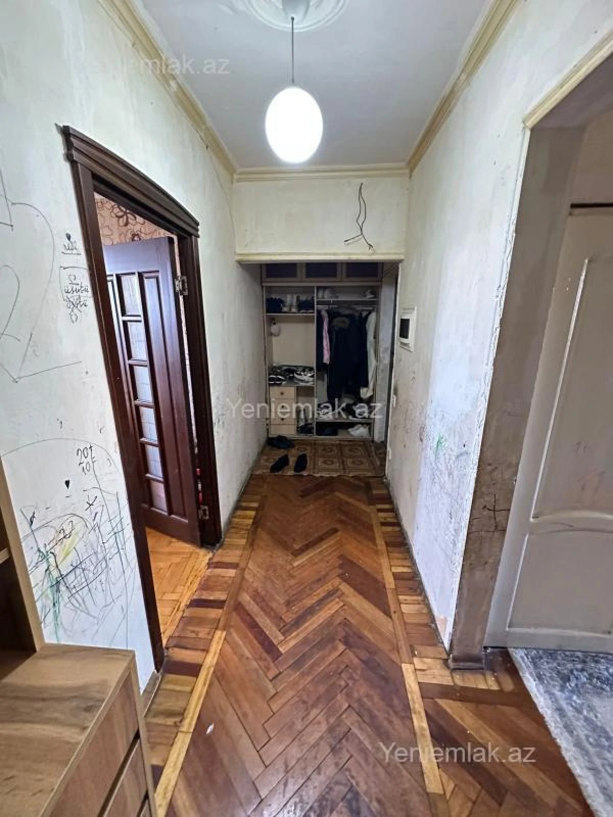 Satılır 3 otaqlı köhnə tikili 90 m²