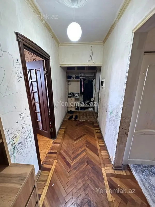 Satılır 3 otaqlı köhnə tikili 90 m²