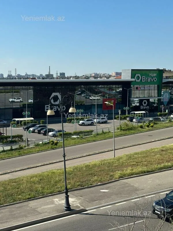 Satılır 3 otaqlı köhnə tikili 90 m²