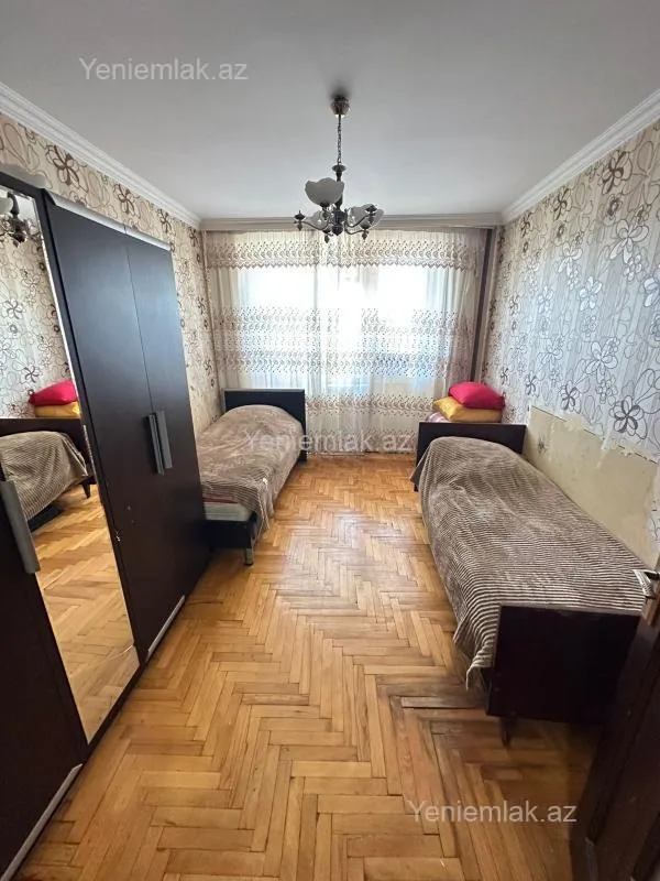 Satılır 3 otaqlı köhnə tikili 90 m²